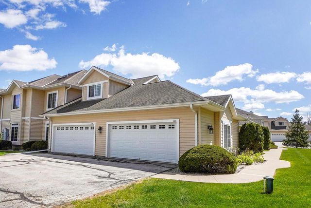 W398N5983 Autumn Woods DRIVE, Oconomowoc, WI 53066