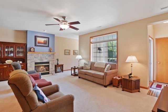 W398N5983 Autumn Woods DRIVE, Oconomowoc, WI 53066
