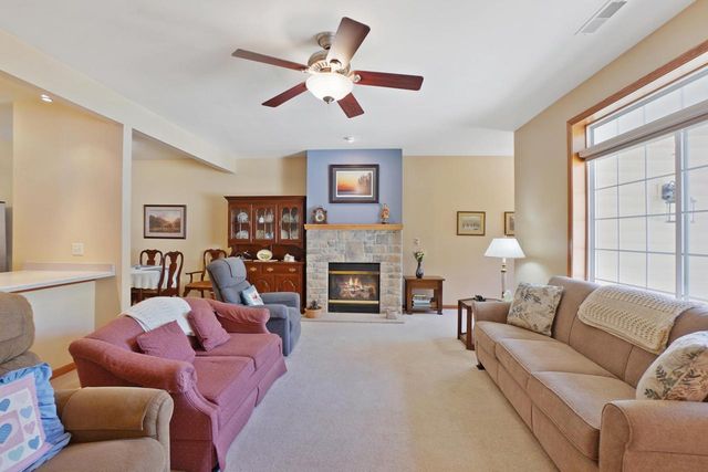 W398N5983 Autumn Woods DRIVE, Oconomowoc, WI 53066