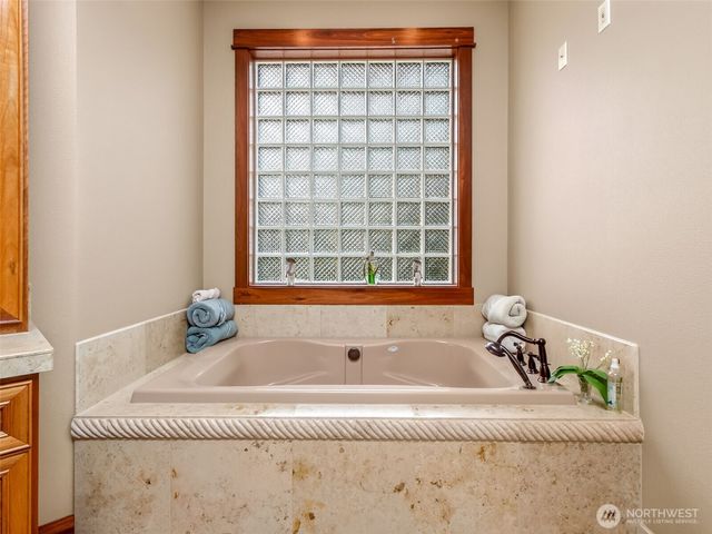1005 SE 201st Court, Camas, WA 98607