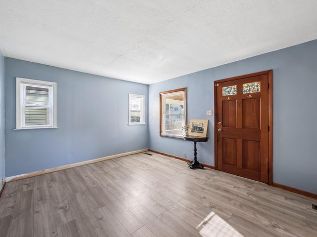 1474 Genessee Avenue, Columbus, OH 43211