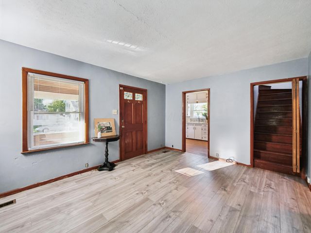 1474 Genessee Avenue, Columbus, OH 43211
