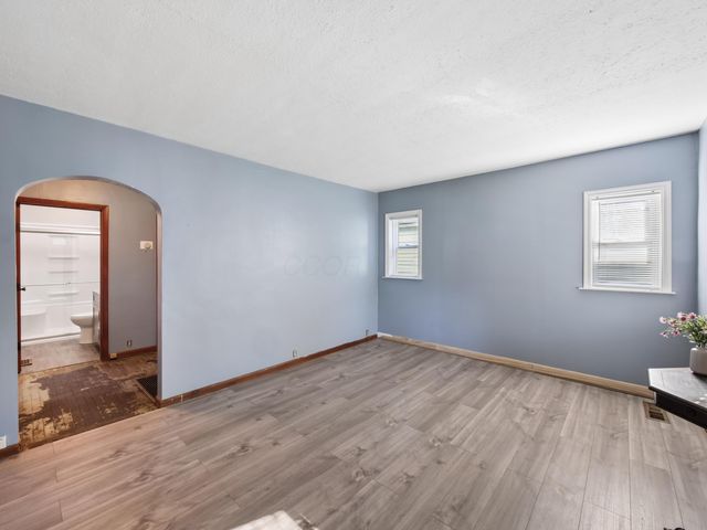 1474 Genessee Avenue, Columbus, OH 43211