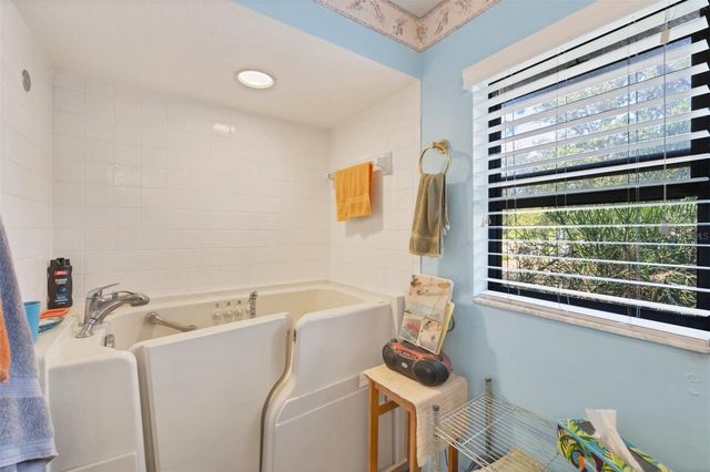 521 ARTISTS AVENUE, Englewood, FL 34223