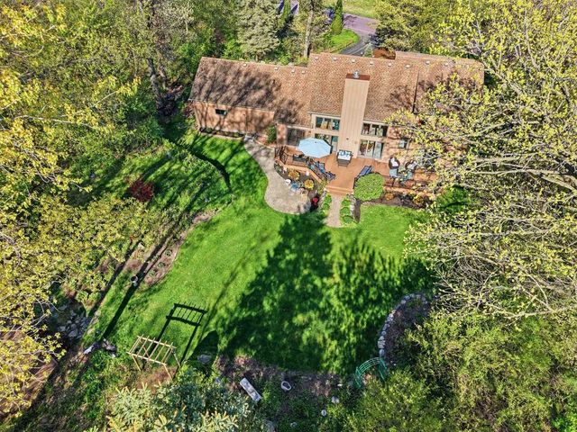 7700 Bittersweet Court, Middleton, WI 53562