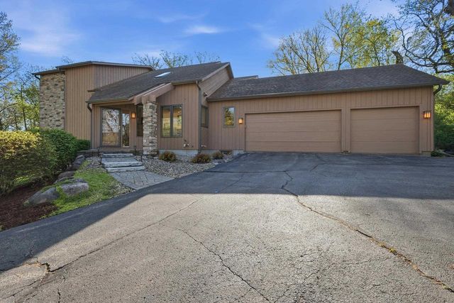 7700 Bittersweet Court, Middleton, WI 53562