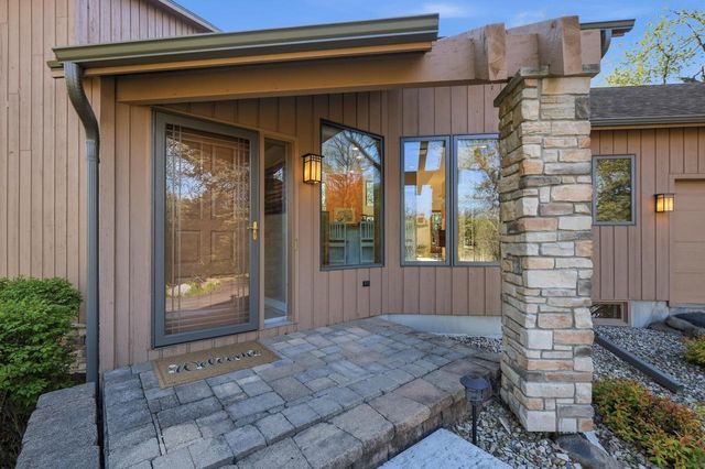 7700 Bittersweet Court, Middleton, WI 53562