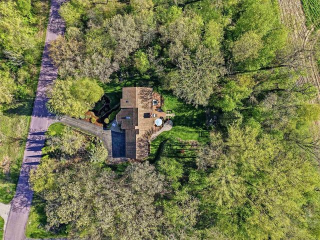 7700 Bittersweet Court, Middleton, WI 53562