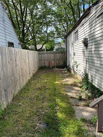 3334 B Street, Niagara Falls, NY 14303