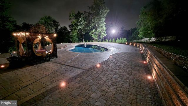 1851 MEETINGHOUSE RD, Warminster, PA 18974