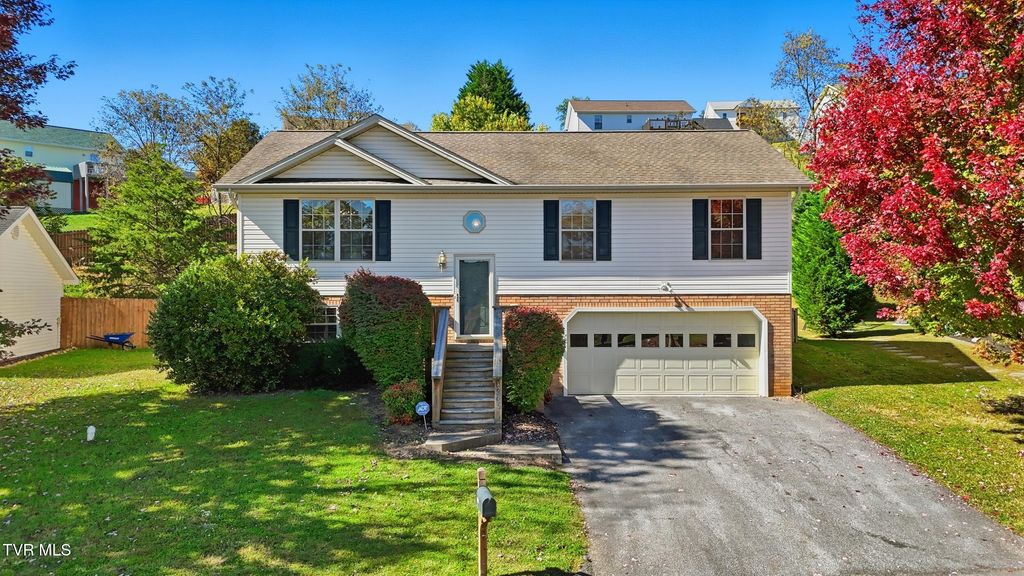 1245 Meadow Creek Lane, Jonesborough, TN 37659