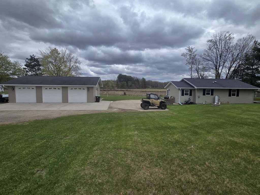 E6565 PROGRESS ROAD, Manawa, WI 54949