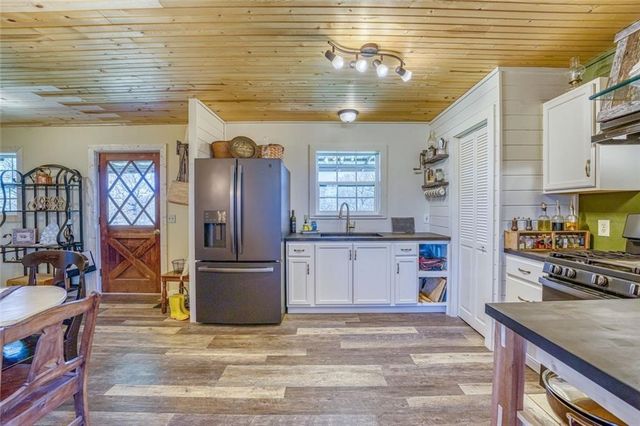 552 Deer Meadows Lane, Yellville, AR 72687