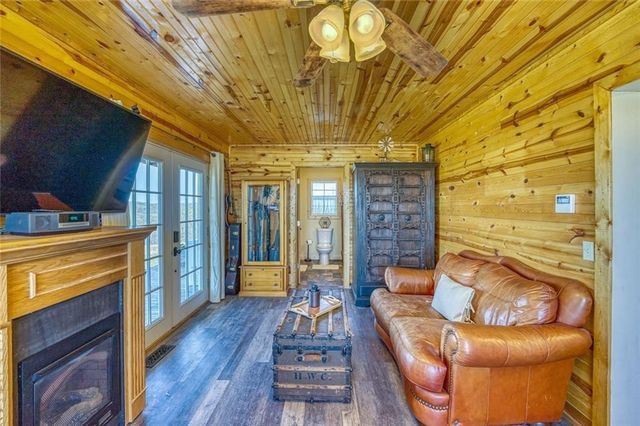 552 Deer Meadows Lane, Yellville, AR 72687