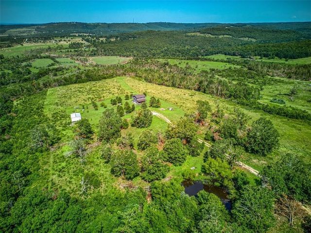 552 Deer Meadows Lane, Yellville, AR 72687