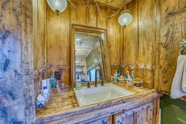 552 Deer Meadows Lane, Yellville, AR 72687