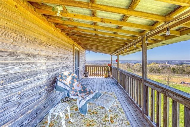 552 Deer Meadows Lane, Yellville, AR 72687