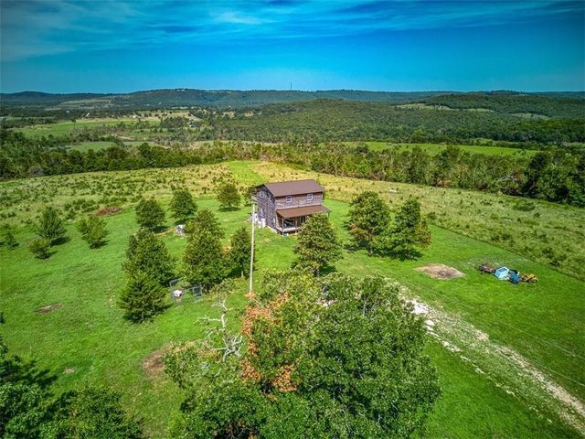 552 Deer Meadows Lane, Yellville, AR 72687