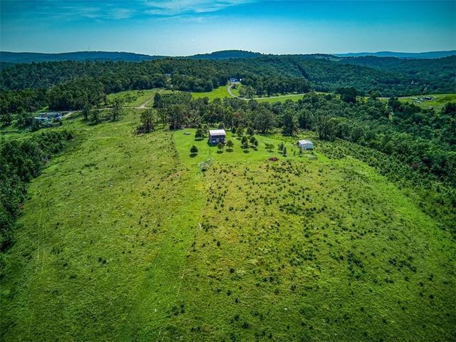 552 Deer Meadows Lane, Yellville, AR 72687