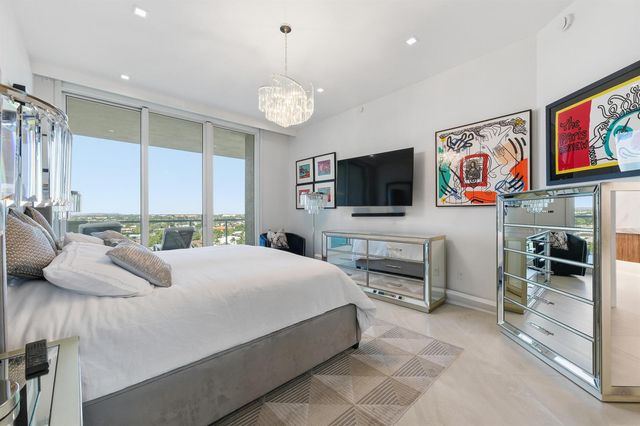 1063 Hillsboro Mile 807, Hillsboro Beach, FL 33062