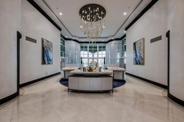 1063 Hillsboro Mile 807, Hillsboro Beach, FL 33062