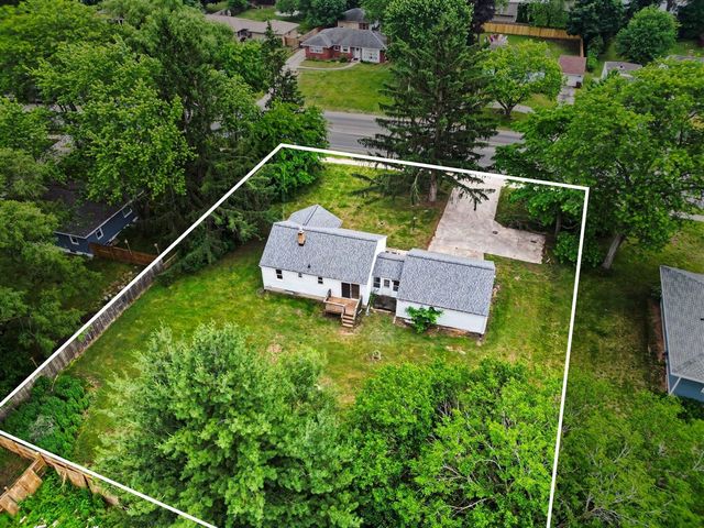665 4 Mile Road, Comstock Park, MI 49321