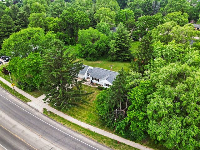 665 4 Mile Road, Comstock Park, MI 49321