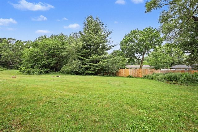 665 4 Mile Road, Comstock Park, MI 49321