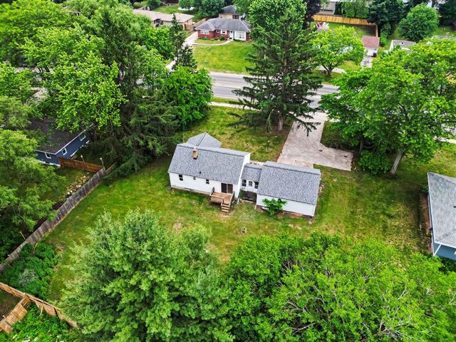 665 4 Mile Road, Comstock Park, MI 49321