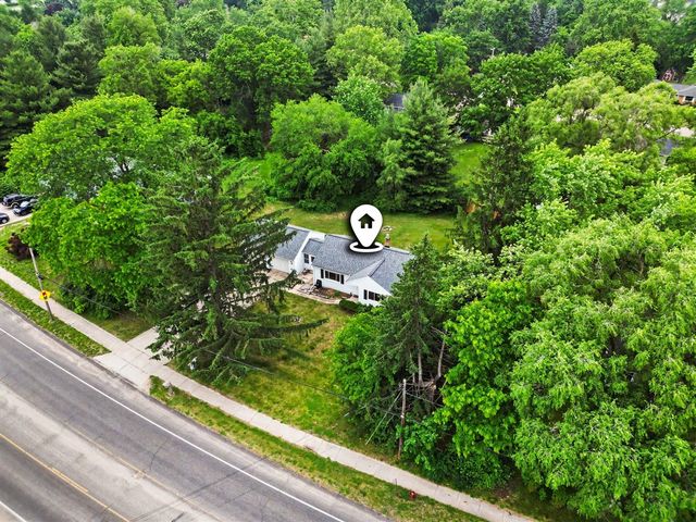 665 4 Mile Road, Comstock Park, MI 49321