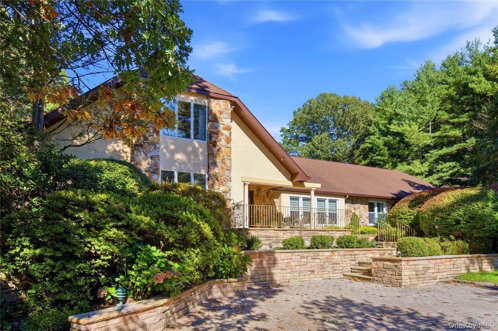 14 Sherwood Gate, Oyster Bay, NY 11771 — exterior