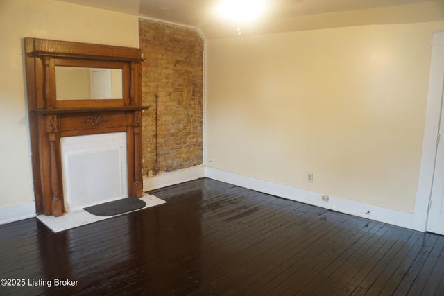 226 W Burnett Ave B, Louisville, KY 40208