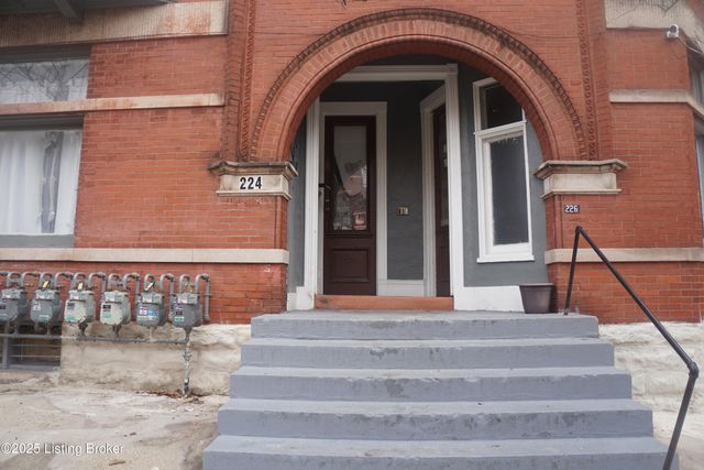 226 W Burnett Ave B, Louisville, KY 40208