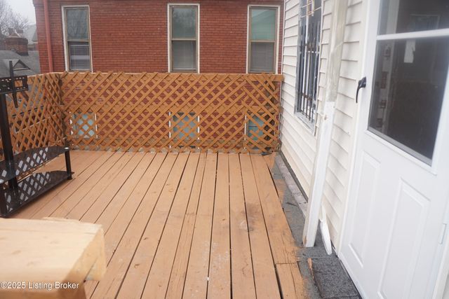 226 W Burnett Ave B, Louisville, KY 40208