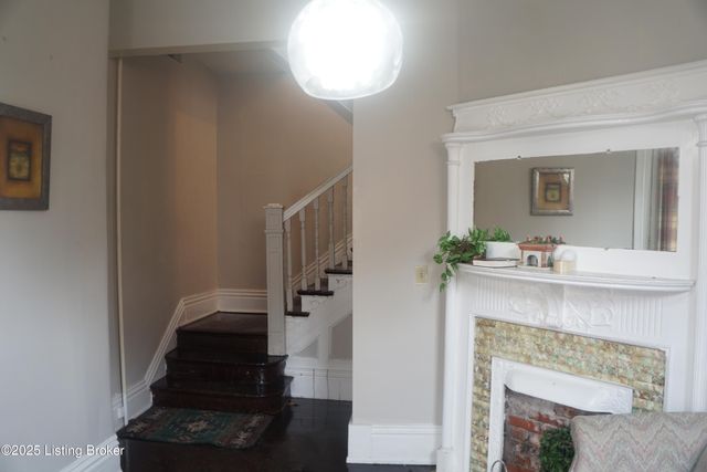 226 W Burnett Ave B, Louisville, KY 40208