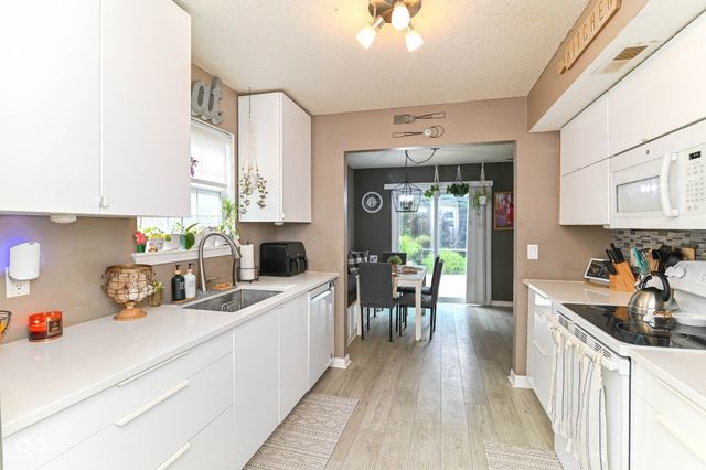 15289 Ten Point Drive, Noblesville, IN 46060