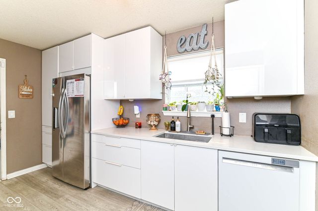15289 Ten Point Drive, Noblesville, IN 46060