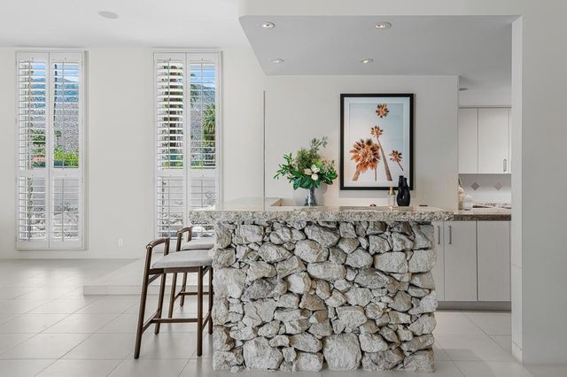 1190 S Calle De Maria, Palm Springs, CA 92264