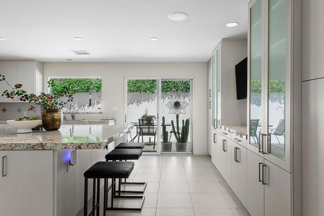 1190 S Calle De Maria, Palm Springs, CA 92264