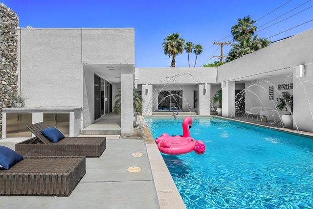 1190 S Calle De Maria, Palm Springs, CA 92264