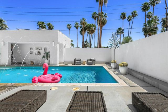 1190 S Calle De Maria, Palm Springs, CA 92264