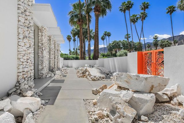 1190 S Calle De Maria, Palm Springs, CA 92264