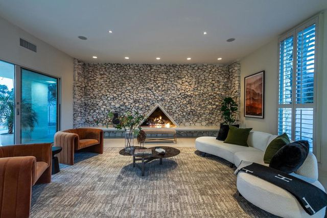 1190 S Calle De Maria, Palm Springs, CA 92264