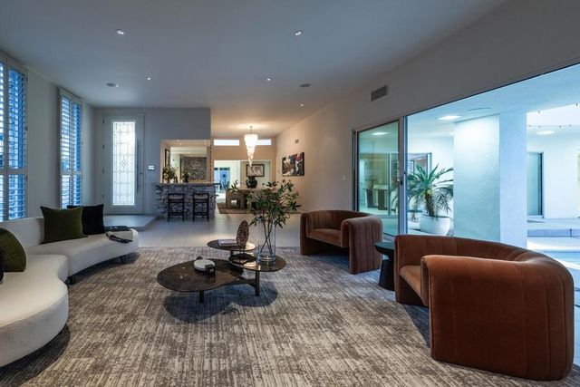 1190 S Calle De Maria, Palm Springs, CA 92264