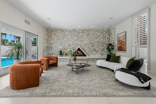 1190 S Calle De Maria, Palm Springs, CA 92264