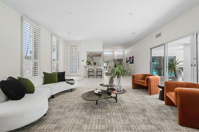 1190 S Calle De Maria, Palm Springs, CA 92264