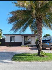 9360 SW 37th St, Miami, FL 33165