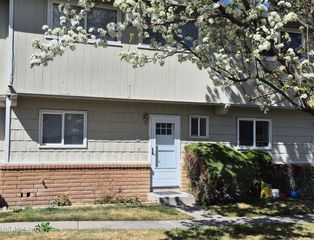 1351 El Dorado Drive APT D, Gardnerville, NV 89410