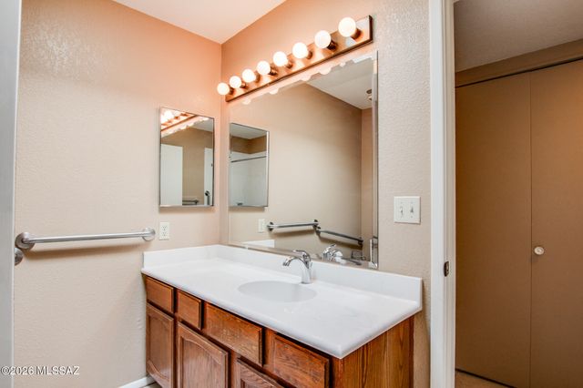 5231 N 1st Avenue, Tucson, AZ 85718