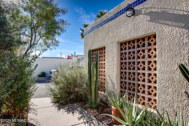 5231 N 1st Avenue, Tucson, AZ 85718